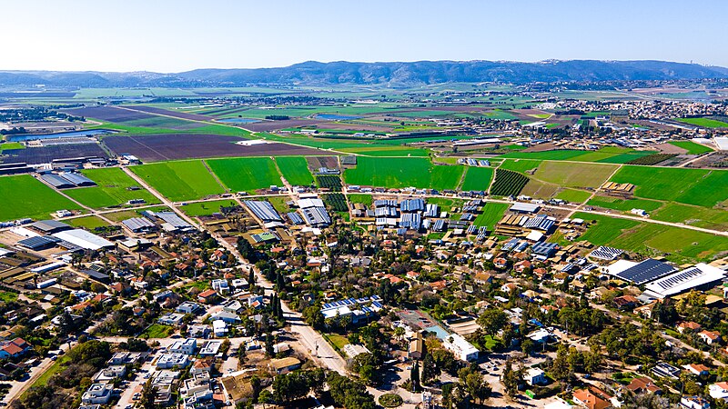 94771_nahalel_and_the_carmel_mountains_PikiWiki_Israel