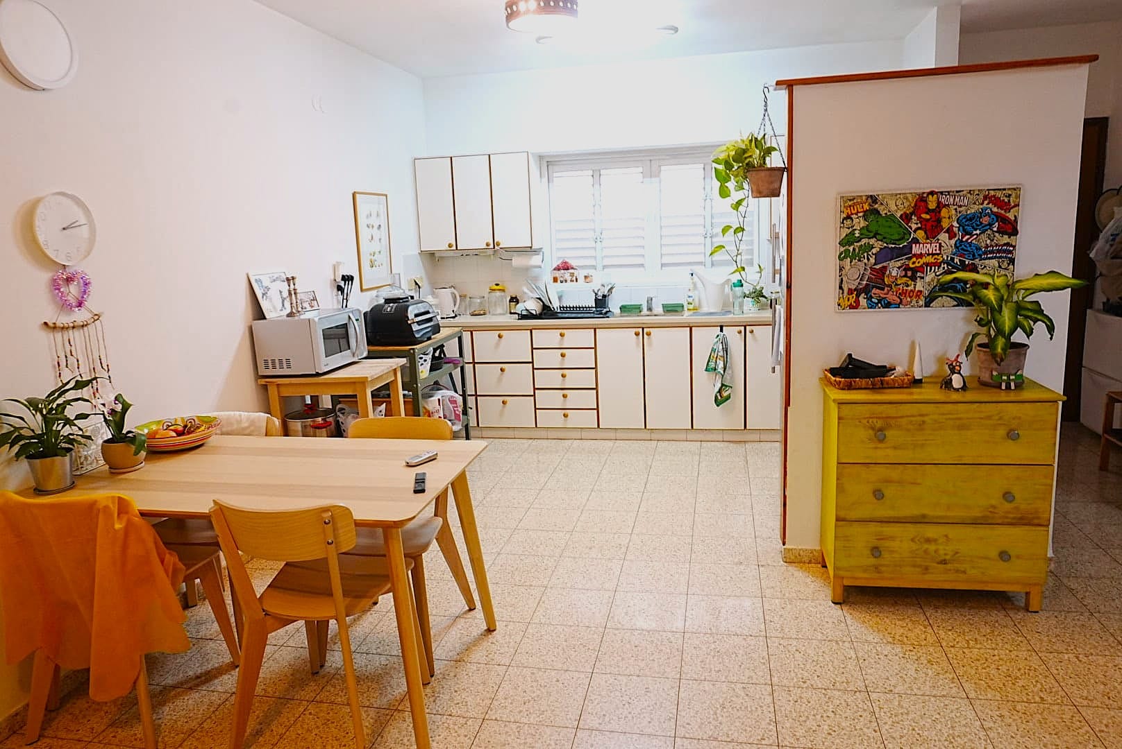 למכירה דירת גן בקיבוץ גבת, במצב מצוין במיקום מעולה .
