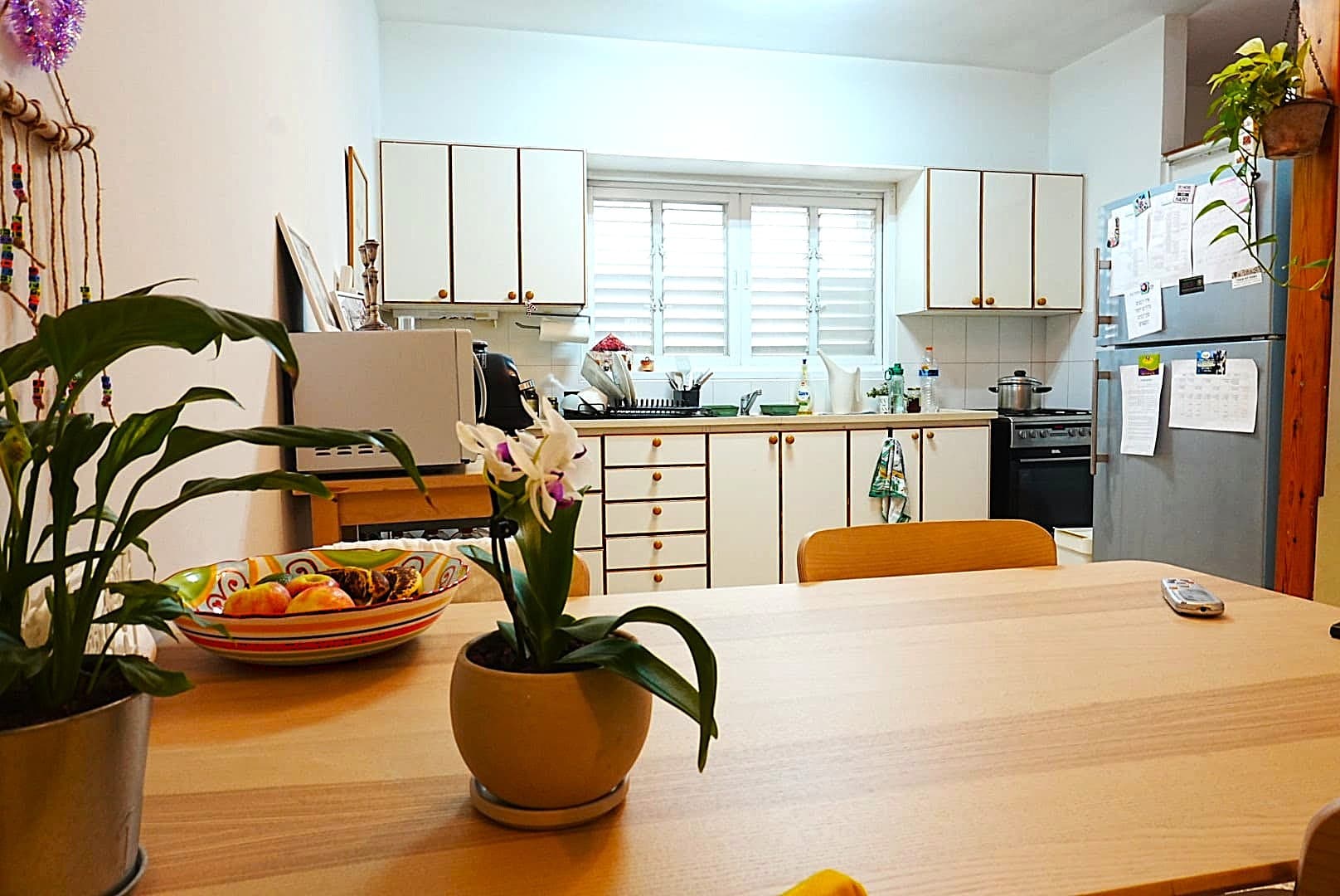 למכירה דירת גן בקיבוץ גבת, במצב מצוין במיקום מעולה .
